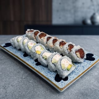 California(32) / Spicy Tuna(32) (serves8)