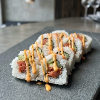 Spicy tuna Roll Tray(64) (serves8)