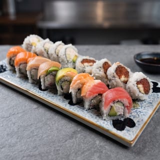 Rainbow(32) / Spicy Tuna(16) / California(16) (serves8)